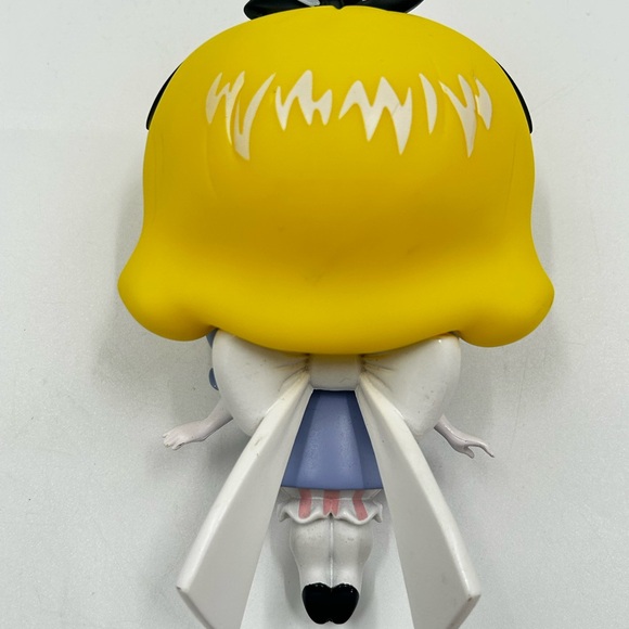 Alice in Wonderland Cartoon Figure - Picture 2 of 3